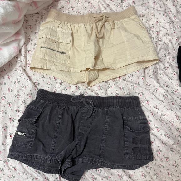 NWT PacSun bundle xs low rise cargo shorts - Picture 1 of 5